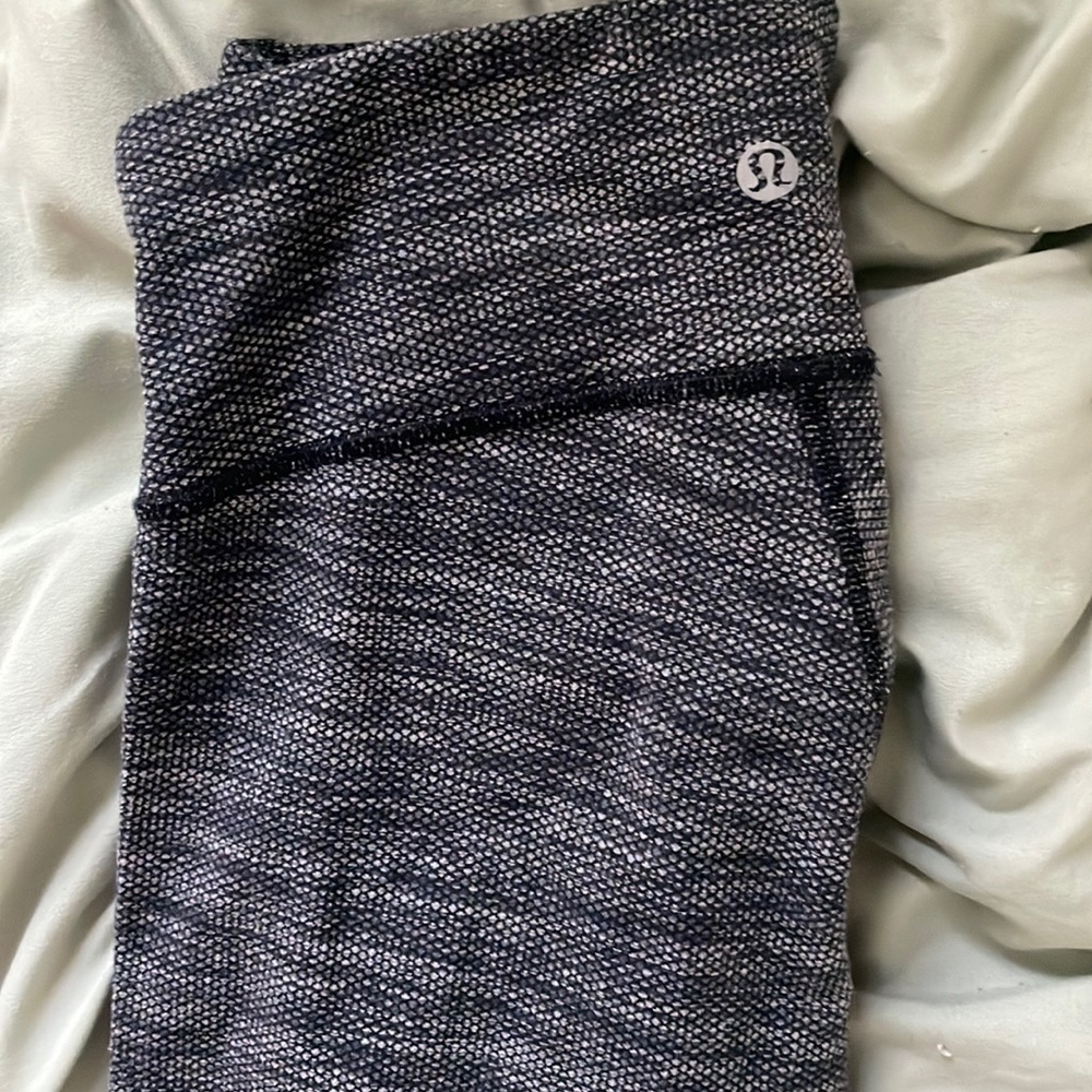 ⬜️⬜️GREY LULULEMON LEGGINHS size :4
